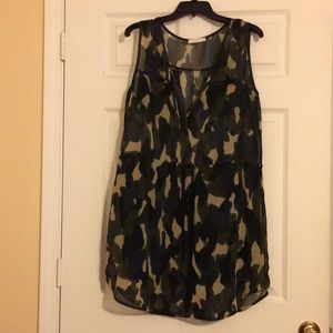 Sleeveless camouflage dress.  Gorgeous on.